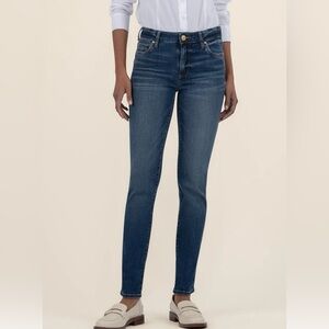 Kut from the Kloth Catherine Mid Rise Boyfriend jeans - size 0